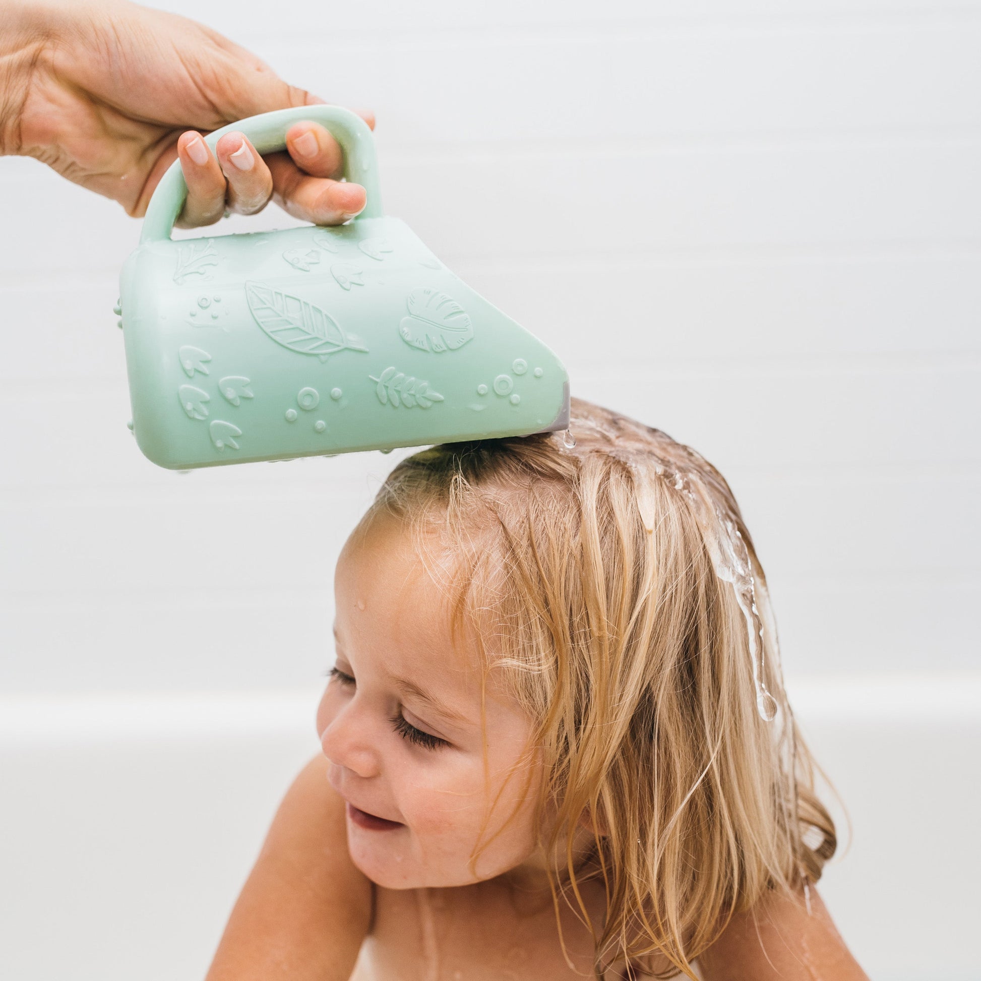 Dr. Brown’s™ CleanUp™ Dino-Pour Baby Bath Rinse Cup